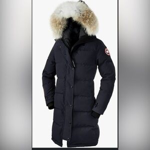 Canada Goose Men's Classic Black Puffer Jacket
CL1117282